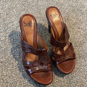 Sofft Brown Croc-Embossed Heels